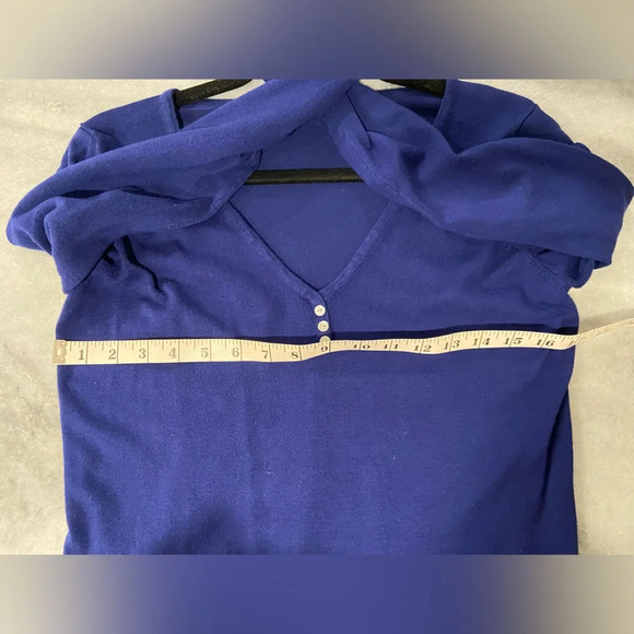 In Extenso Royal Blue Long Sleeve Knit Top Size L but runs small Like M or S. - Picture 8 of 8